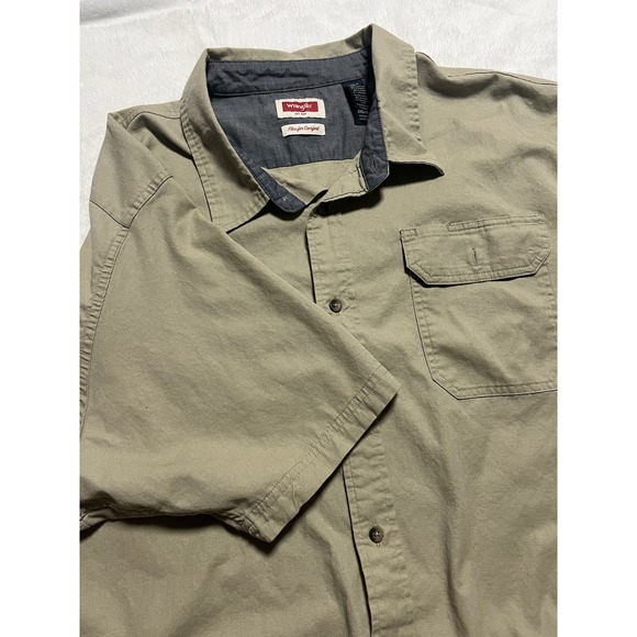 Wrangler Other - Wrangler Flex for Comfort Khaki Short Sleeve Button-Up Shirt 3XL